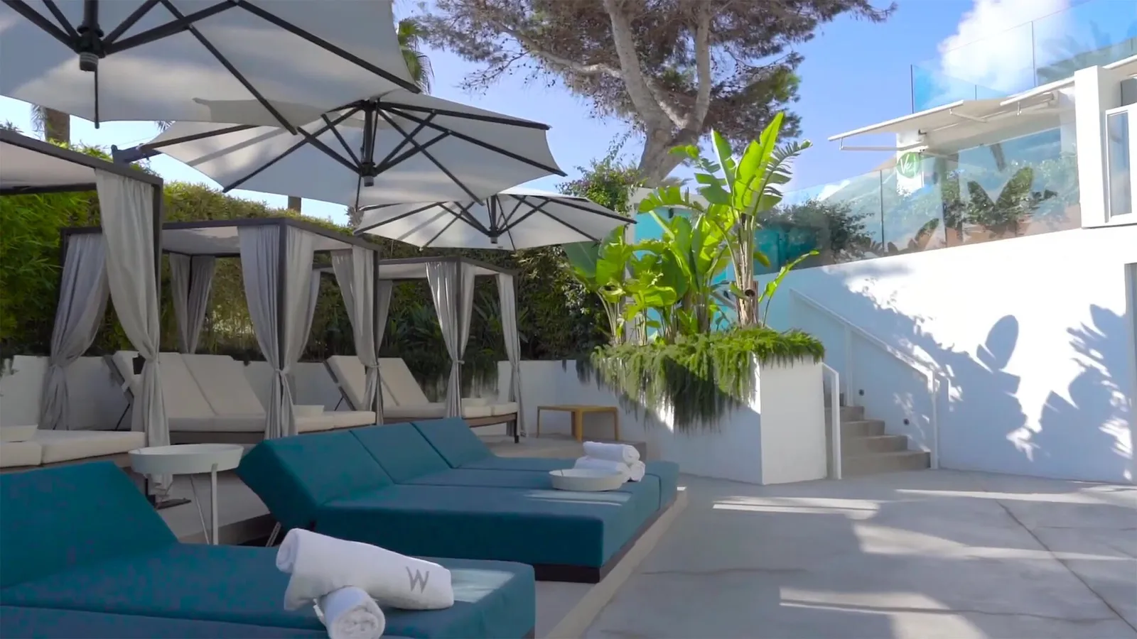 W Hotel Pool Deck — FIM Flexy Large installation photo 2