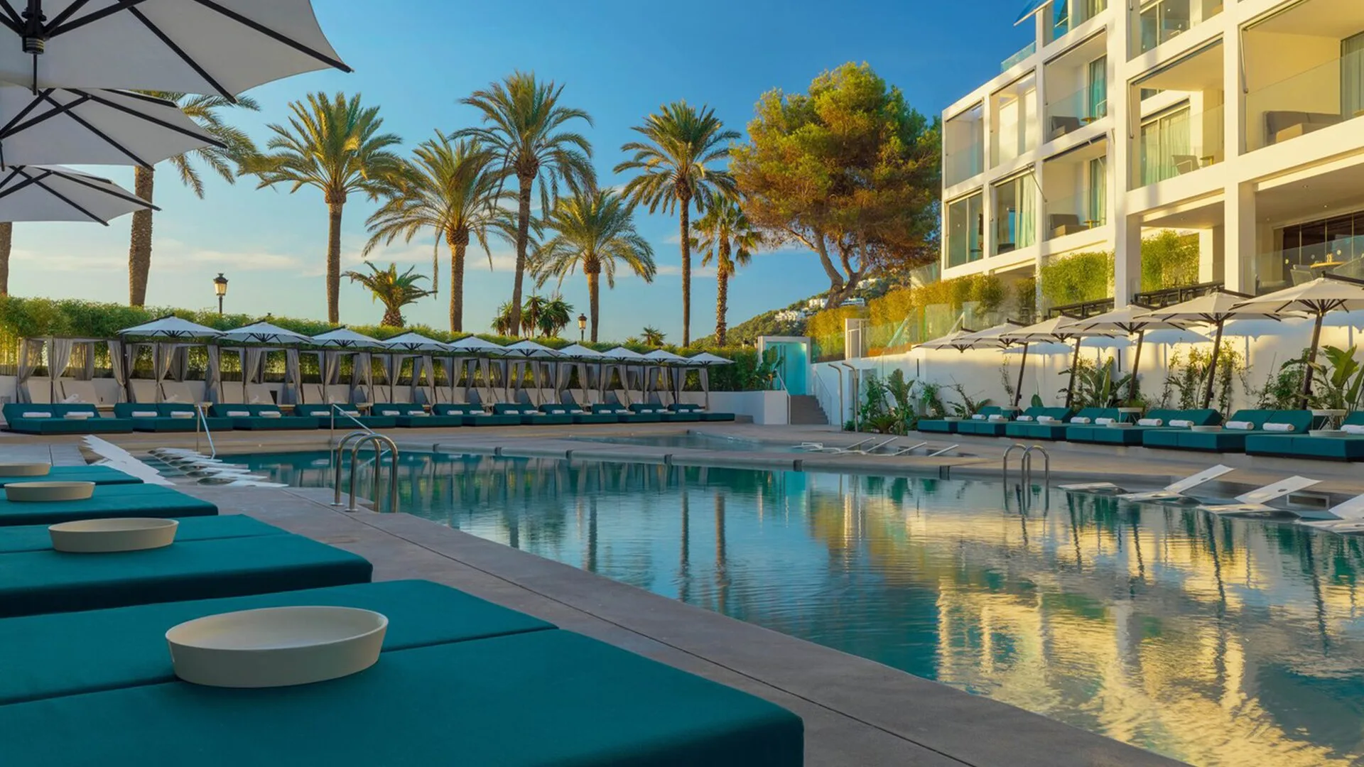 W Hotel Pool Deck — FIM Flexy Large installation in Ibiza, Spain